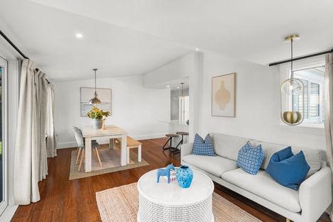 Photo of property in 16 Taylors Avenue, Bryndwr, Christchurch, 8052