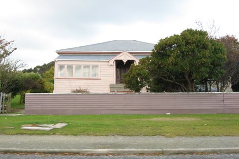 Photo of property in 124 Salcombe Street, Kaitangata, 9210
