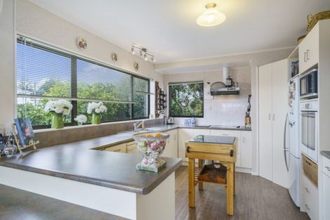 Photo of property in 36 Queens Road, Waikanae Beach, Waikanae, 5036