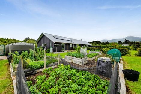 Photo of property in 7 Harkness Rice Way, Koru, New Plymouth, 4374