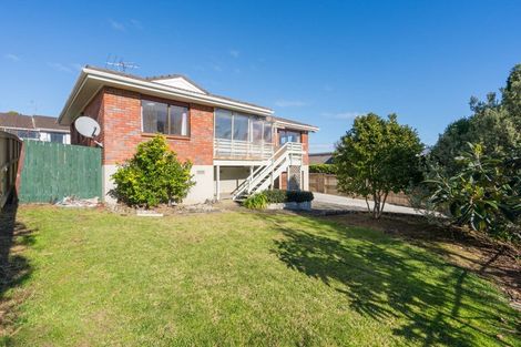 Photo of property in 65 Kurnell Drive, Botany Downs, Auckland, 2010