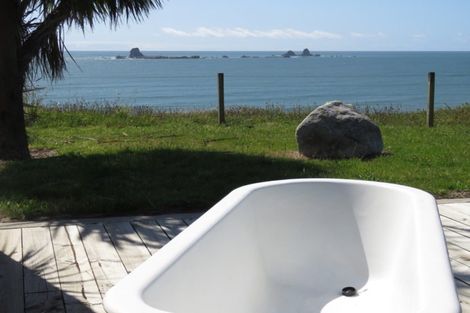 Photo of property in 20 Clifftop Lane, Cape Foulwind, 7892