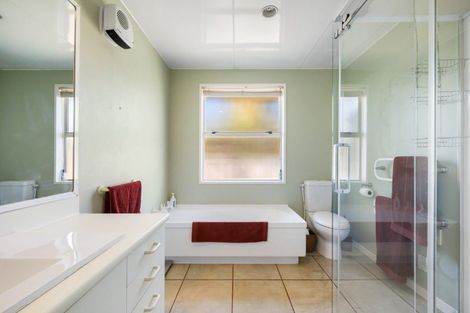 Photo of property in 16 Wilkin Road, Wanaka, 9305