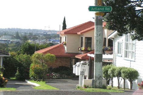 Photo of property in 2/19 Jutland Road, Hauraki, Auckland, 0622