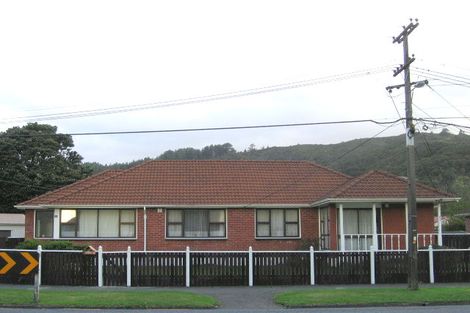 Photo of property in 22 Molesworth Street, Taita, Lower Hutt, 5011