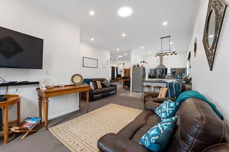 Photo of property in 373 Broadway, Stratford, 4332