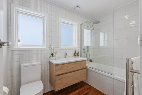 Photo of property in 41 Shakespear Road, Army Bay, Whangaparaoa, 0930