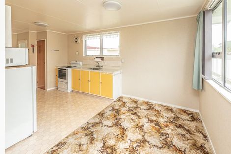 Photo of property in 73 Polson Street, Castlecliff, Whanganui, 4501