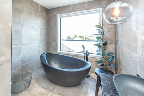 Photo of property in 24 Golf Vue Place, Castlecliff, Whanganui, 4501