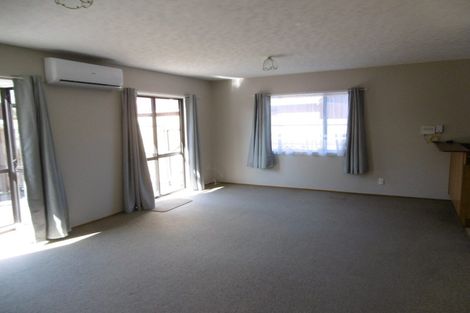 Photo of property in 1/9b Prestons Road, Redwood, Christchurch, 8051