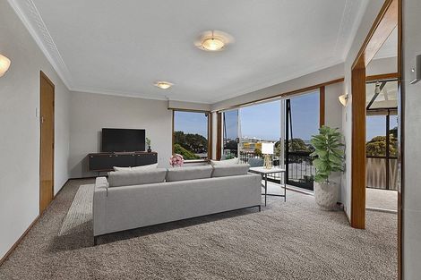 Photo of property in 83a Eliot Street, New Plymouth, 4310