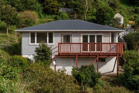Photo of property in 2 Dunedin Terrace, Melrose, Wellington, 6023