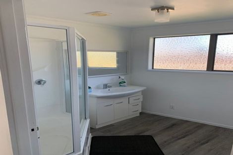 Photo of property in 41 Mcquarrie Avenue, Wattle Downs, Auckland, 2103