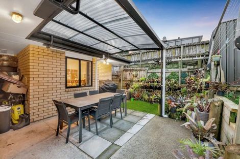 Photo of property in 18a Christmas Road, Manurewa, Auckland, 2102