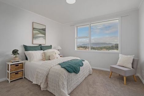 Photo of property in 8 Penguin Grove, Waitangirua, Porirua, 5024