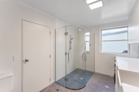 Photo of property in 1 Frances Street, Waikanae Beach, Waikanae, 5036