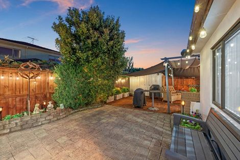 Photo of property in 3 Bezar Place, Flat Bush, Auckland, 2016