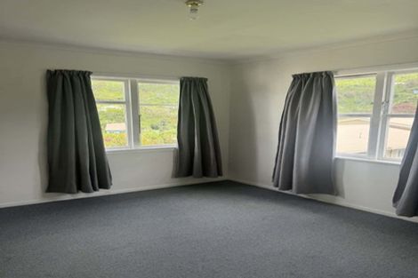 Photo of property in 10 Olivia Crescent, Tawa, Wellington, 5028