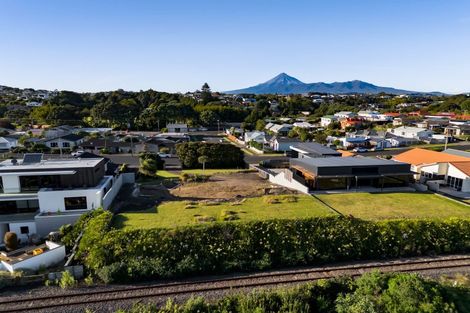 Photo of property in 38 Birdwood Avenue, Moturoa, New Plymouth, 4310