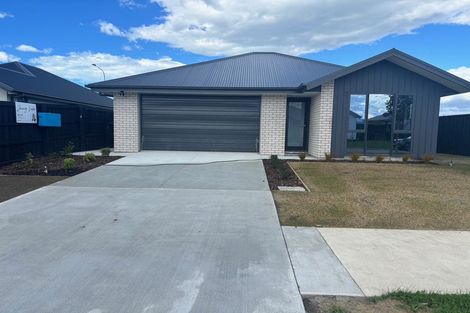 Photo of property in 17 Hanmer Crescent, Rangiora, 7400