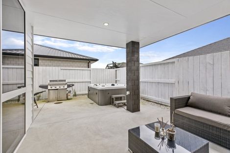 Photo of property in 15 Taioma Close, Papamoa, 3118