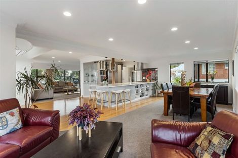 Photo of property in 37 Toroa Street, Torbay, Auckland, 0630