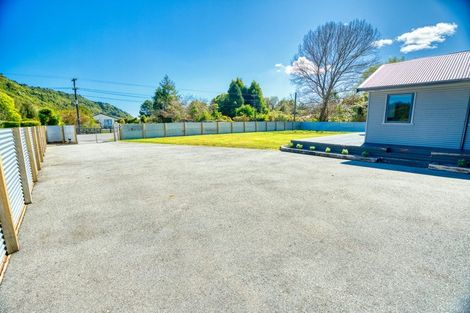 Photo of property in 22-24 Golf Links Road, Kaiata, Greymouth, 7805