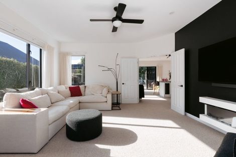 Photo of property in 5 Piha Close, Papamoa Beach, Papamoa, 3118