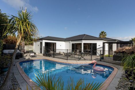 Photo of property in 5 Piha Close, Papamoa Beach, Papamoa, 3118