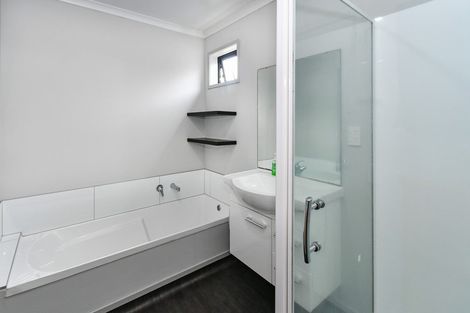 Photo of property in 4 Kuparu Street, Weymouth, Auckland, 2103