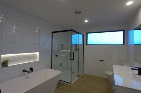 Photo of property in 15 Mount Creighton Crescent, Wanaka, 9305