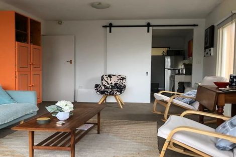 Photo of property in 11/4 Claremont Grove, Mount Victoria, Wellington, 6011