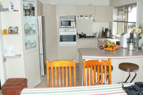 Photo of property in 13 Stratford Road, Manurewa, Auckland, 2105