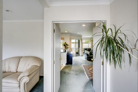 Photo of property in 19 Addington Place, Taradale, Napier, 4112
