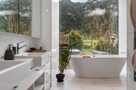 Photo of property in 46 Tui Drive, Mount Creighton, Queenstown, 9371