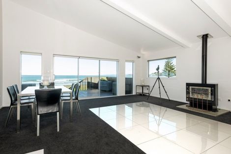 Photo of property in 10 Makorori Beach Road, Makorori, Gisborne, 4073