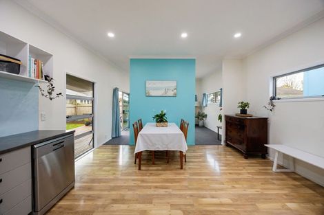 Photo of property in 27a Kenney Crescent, Fairfield, Hamilton, 3214