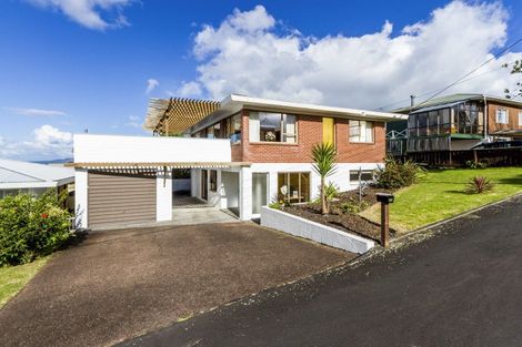 Photo of property in 1/10 Tipau Street, Torbay, Auckland, 0630