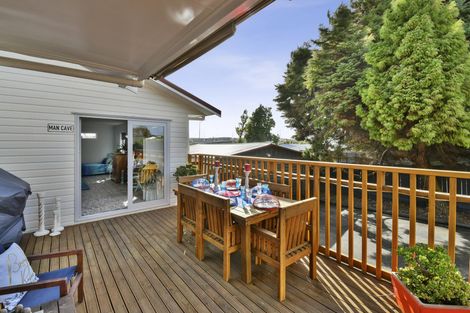 Photo of property in 44 Challen Close, Conifer Grove, Takanini, 2112