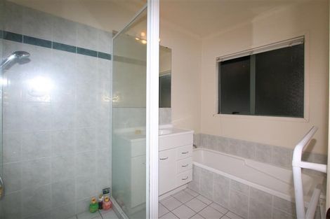 Photo of property in 22 San Pedro Place, Henderson, Auckland, 0612