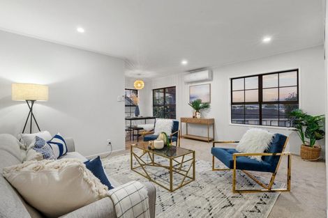 Photo of property in 28 Mcquarrie Avenue, Wattle Downs, Auckland, 2103