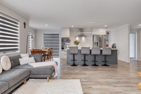 Photo of property in 9 Colpoma Close, Papamoa Beach, Papamoa, 3118