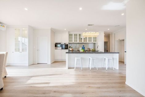 Photo of property in 18 Lime Hill Rise, Flat Bush, Auckland, 2019