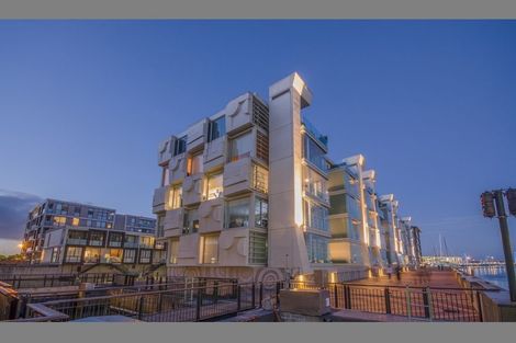 Photo of property in Halsey Apartments At Lighter Quay, 412/77 Halsey Street, Auckland Central, Auckland, 1010