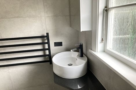 Photo of property in 146 Waikawa Road, Picton, 7220