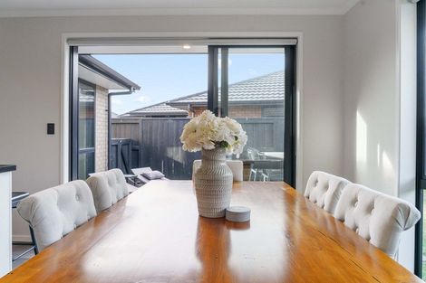 Photo of property in 18 Centaine Way, Papamoa Beach, Papamoa, 3118