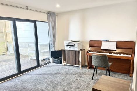 Photo of property in 9 Orohena Close, Northpark, Auckland, 2013