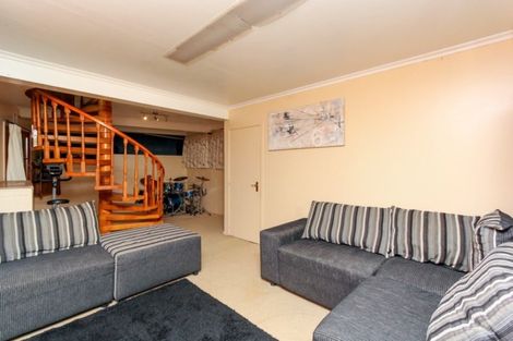 Photo of property in 174 Huatoki Street, Upper Vogeltown, New Plymouth, 4310