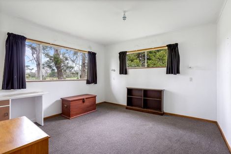 Photo of property in 276 Boord Crescent, Kumeu, 0891
