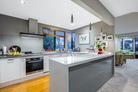 Photo of property in 34 Oroua Street, Eastbourne, Lower Hutt, 5013